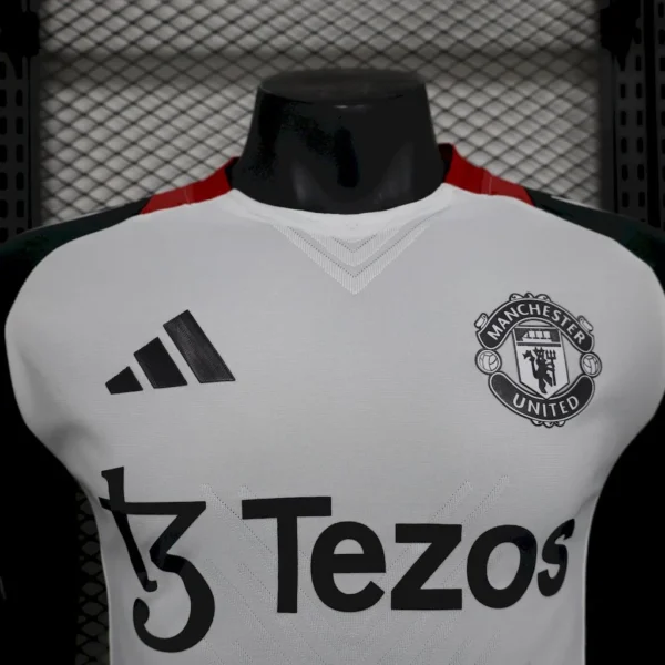 2025/2026 Player Edition Manchester United Pre-Match Training Shirt