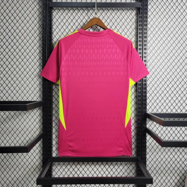 2023/2024 Real Madrid Goalkeeper Pink Football Shirt