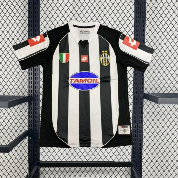 2002/2003 Retro Juventus Home Football Shirt
